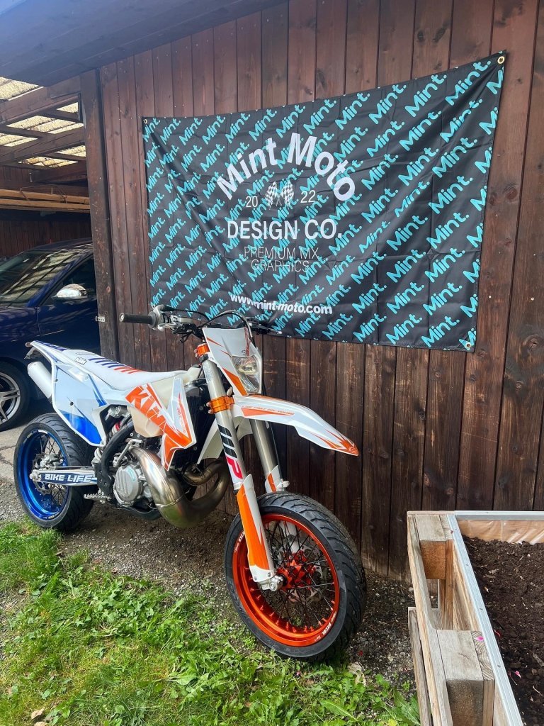 Mintmoto Design Co. FlaggeMint Moto